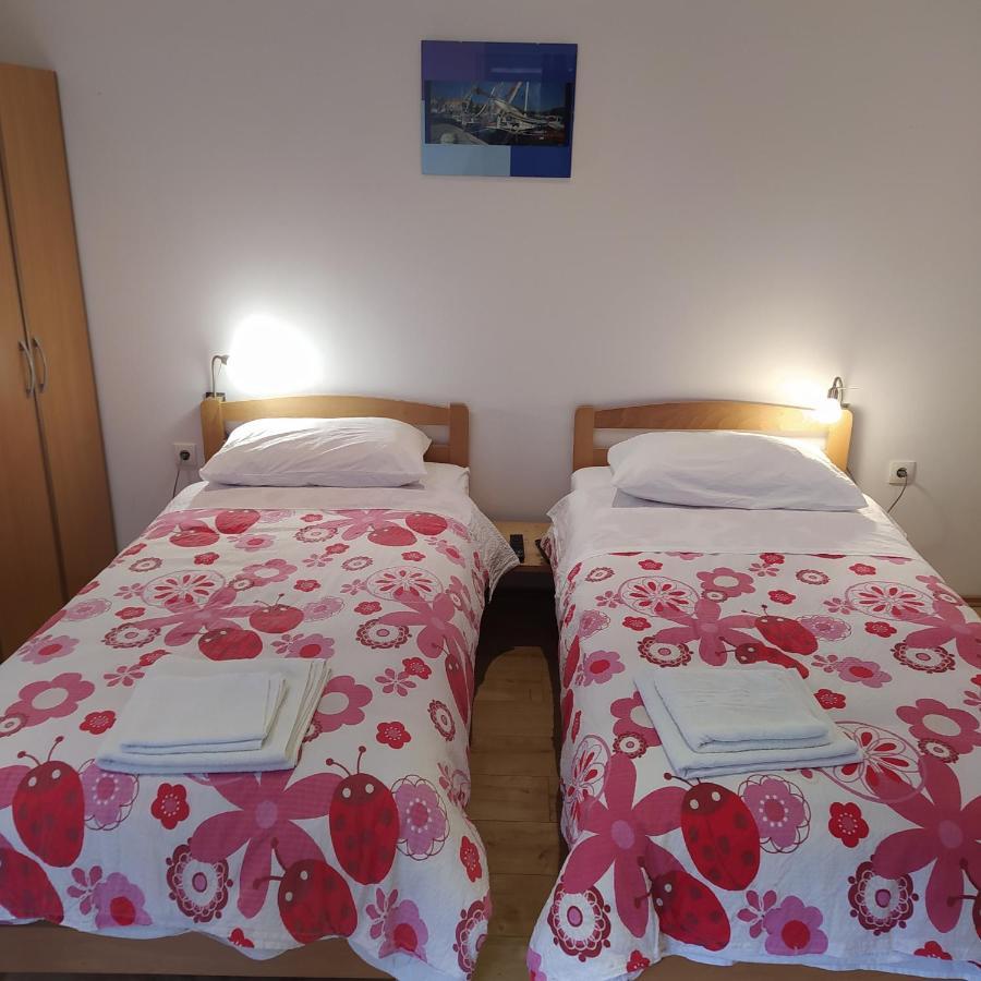 Peter&Zana Apartments Stari Grad  Luaran gambar