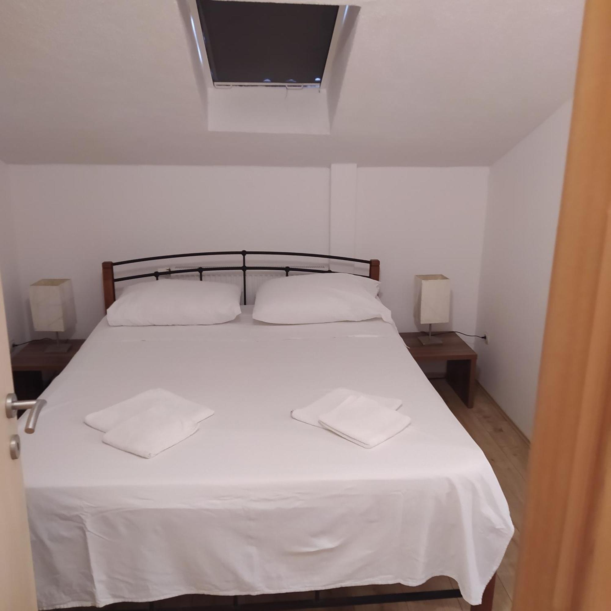 Peter&Zana Apartments Stari Grad  Luaran gambar