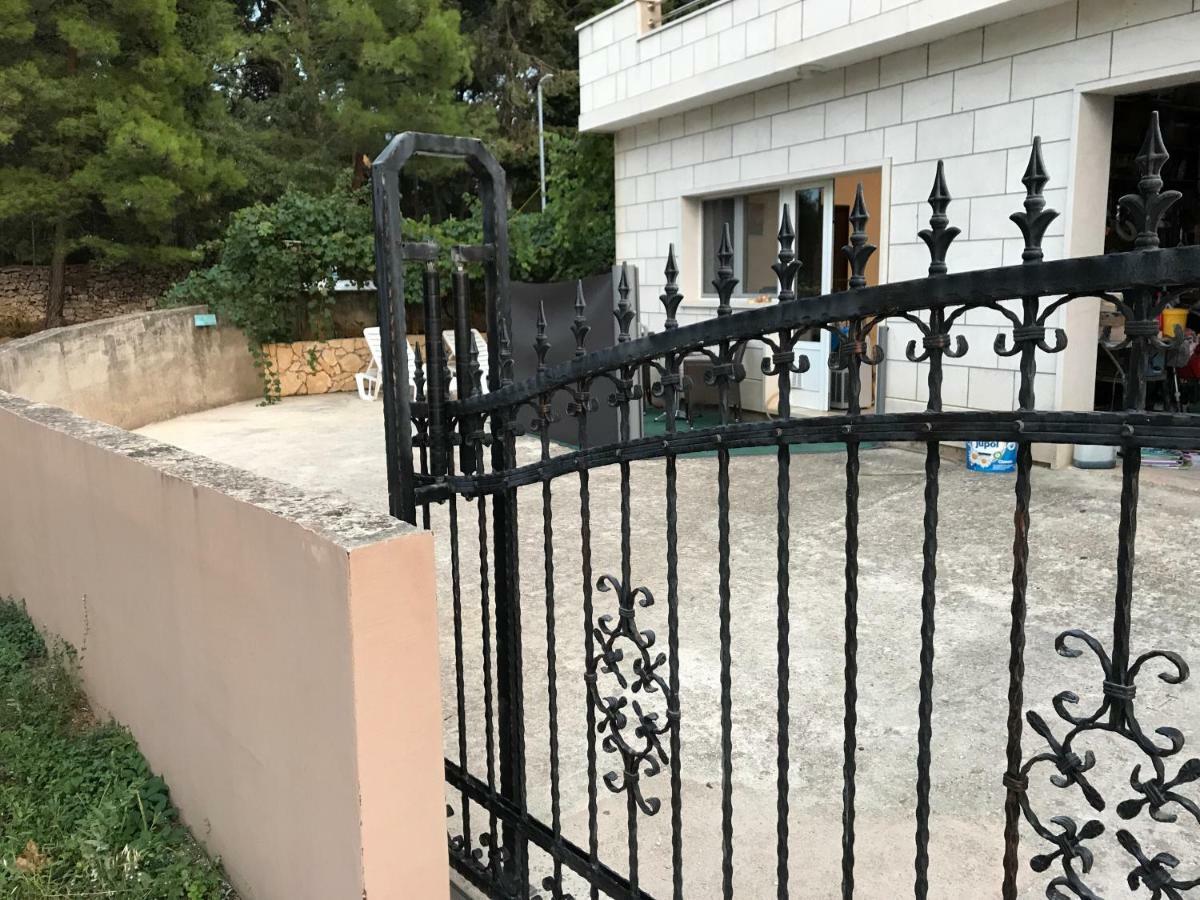 Peter&Zana Apartments Stari Grad  Luaran gambar